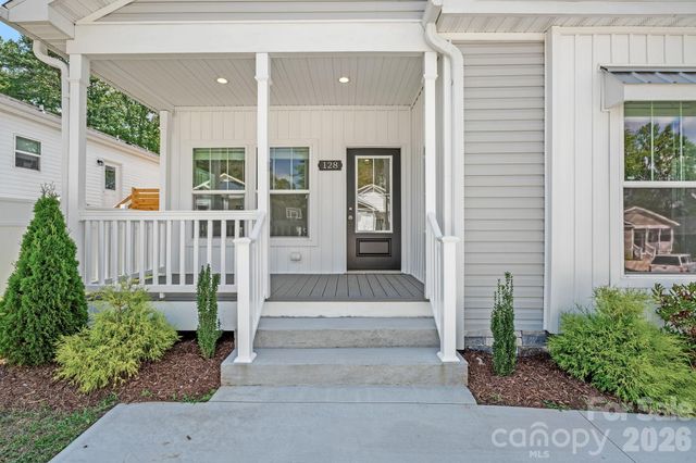 128 Bellamy Road, Asheville, NC 28806