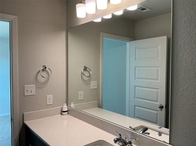 123 Bluestem DR, Elgin, TX 78621