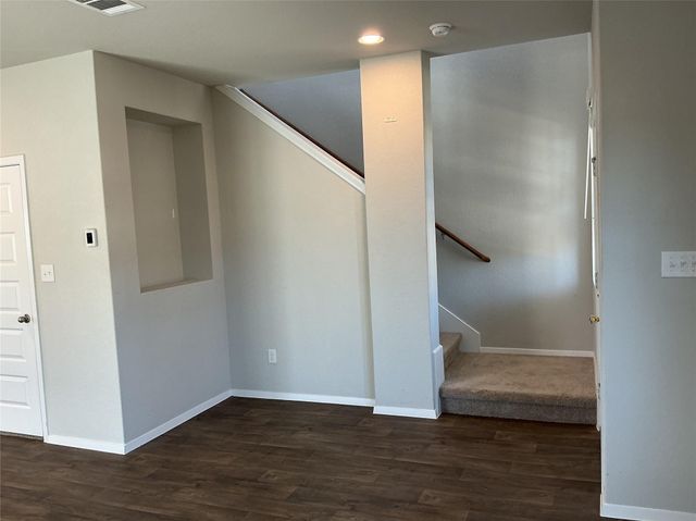 123 Bluestem DR, Elgin, TX 78621