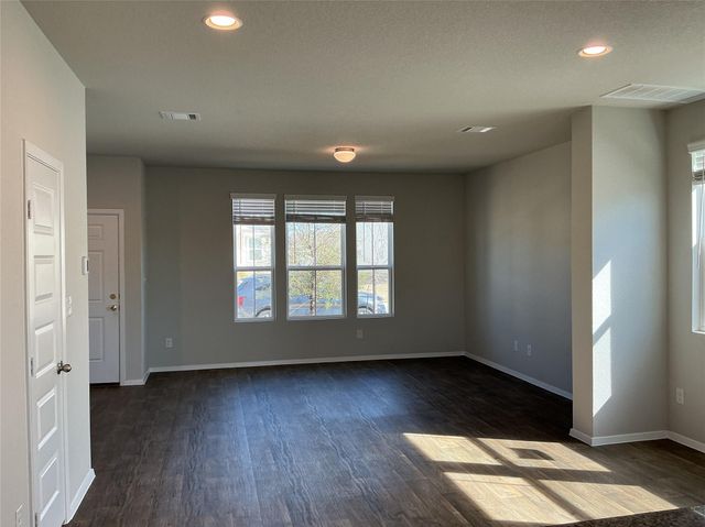 123 Bluestem DR, Elgin, TX 78621