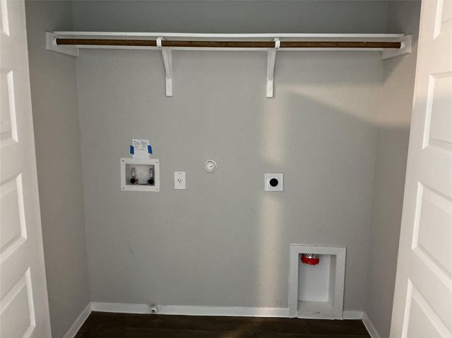 123 Bluestem DR, Elgin, TX 78621