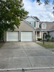 17469 Sun Meadow Trail, Strongsville, OH 44149