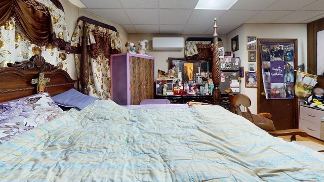 51 Uxbridge St, Worcester, MA 01605