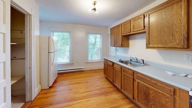 51 Uxbridge St, Worcester, MA 01605