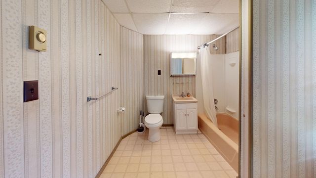 51 Uxbridge St, Worcester, MA 01605