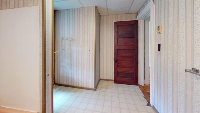 51 Uxbridge St, Worcester, MA 01605