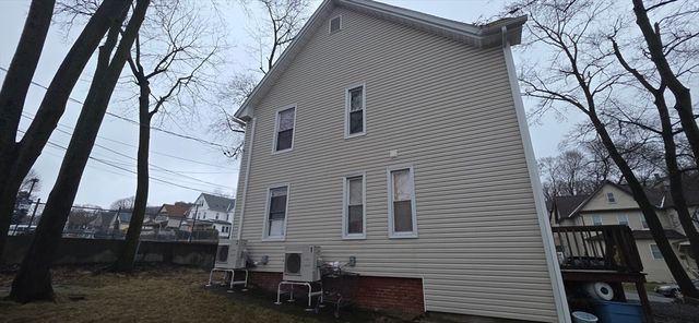 51 Uxbridge St, Worcester, MA 01605