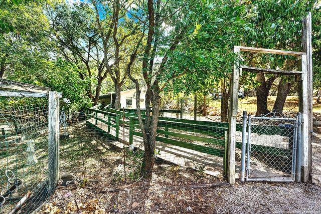 2587 Waterfront Park, Canyon Lake, TX 78133