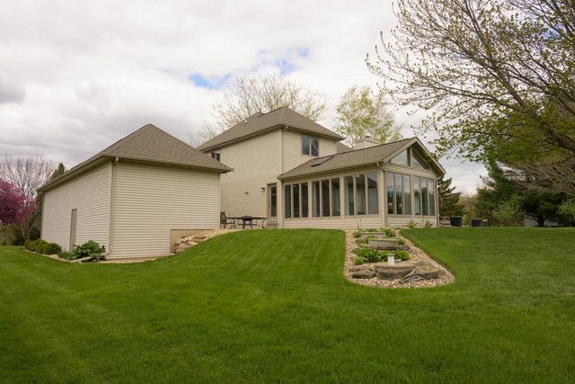 2717 Olin Way, Sun Prairie, WI 53590