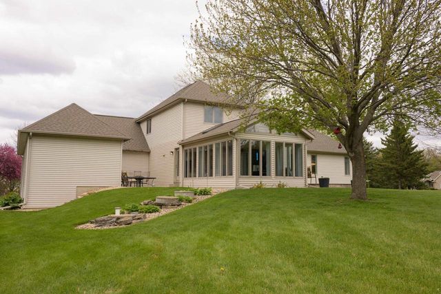2717 Olin Way, Sun Prairie, WI 53590