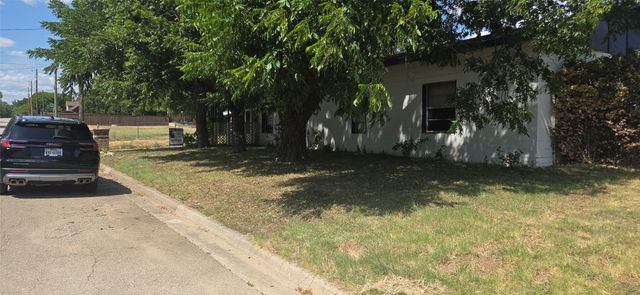 1512 N Elm Street, Weatherford, TX 76086