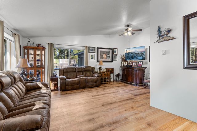 2057 Checkrein Lane, La Pine, OR 97739