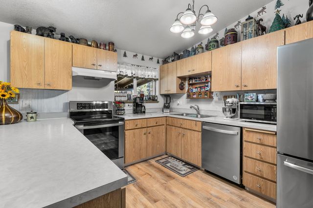 2057 Checkrein Lane, La Pine, OR 97739
