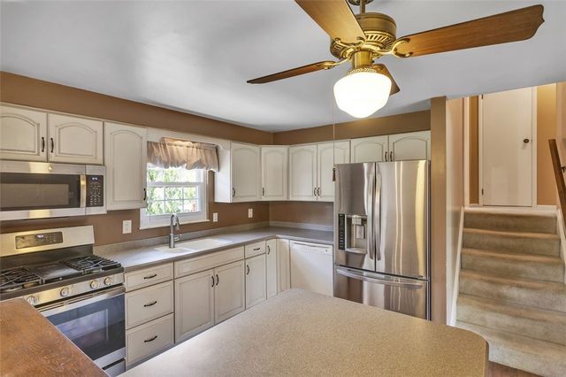 668 EDWARD DRIVE, Carnegie, PA 15106