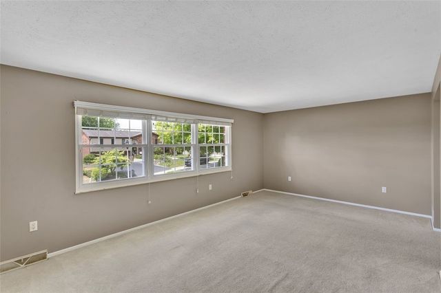 668 EDWARD DRIVE, Carnegie, PA 15106