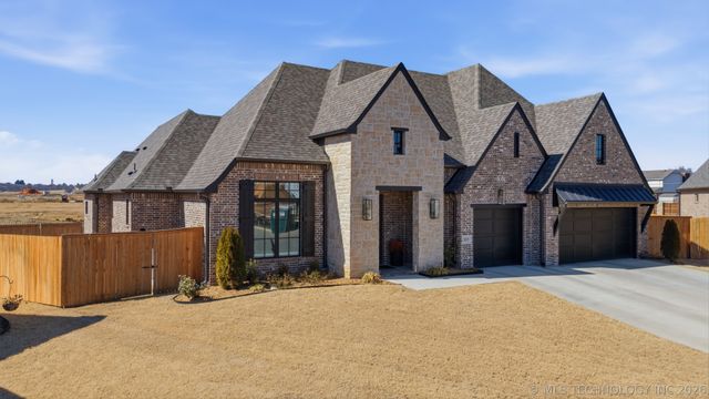 2823 E 141st Court S, Bixby, OK 74008