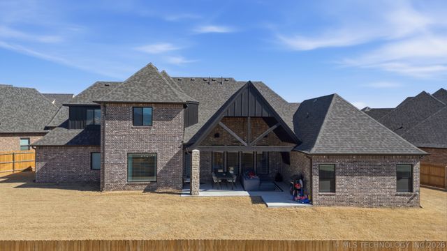 2823 E 141st Court S, Bixby, OK 74008