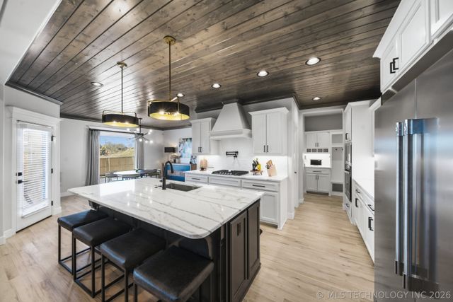 2823 E 141st Court S, Bixby, OK 74008