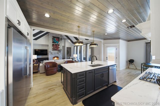 2823 E 141st Court S, Bixby, OK 74008