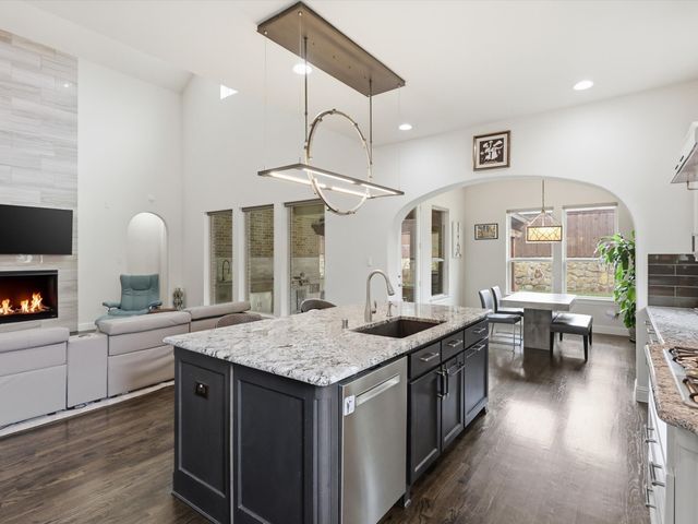 2724 Dames Lane, Irving, TX 75063