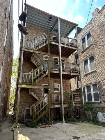 2620 W Evergreen Avenue, Chicago, IL 60622