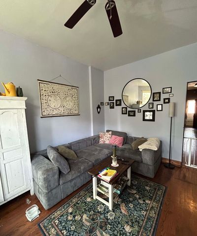 2620 W Evergreen Avenue, Chicago, IL 60622