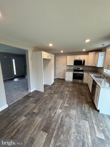 3746 PERCY AVE, Chambersburg, PA 17202