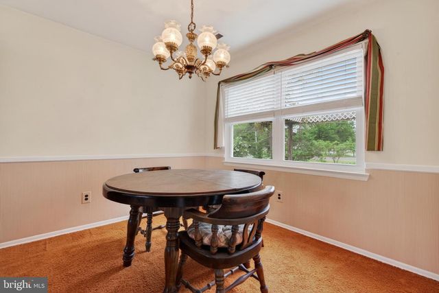 210 BURNAM WOOD DR, Mount Laurel, NJ 08054