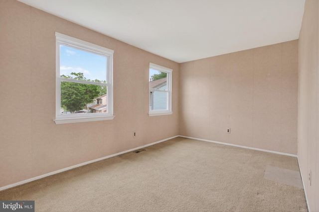 210 BURNAM WOOD DR, Mount Laurel, NJ 08054