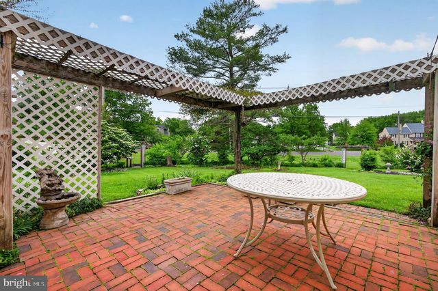 210 BURNAM WOOD DR, Mount Laurel, NJ 08054
