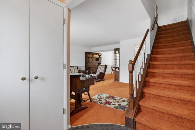 210 BURNAM WOOD DR, Mount Laurel, NJ 08054