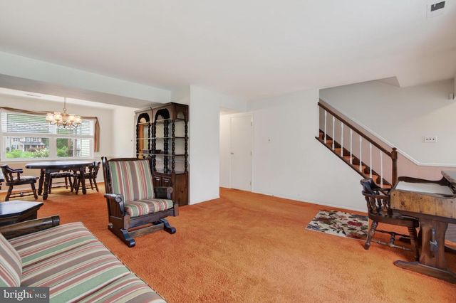 210 BURNAM WOOD DR, Mount Laurel, NJ 08054
