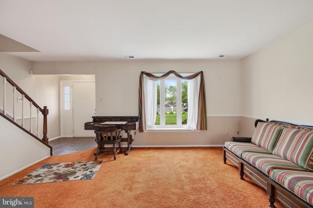 210 BURNAM WOOD DR, Mount Laurel, NJ 08054