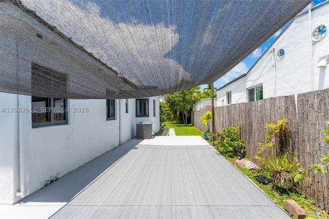 1575 SW 15th St, Miami, FL 33145