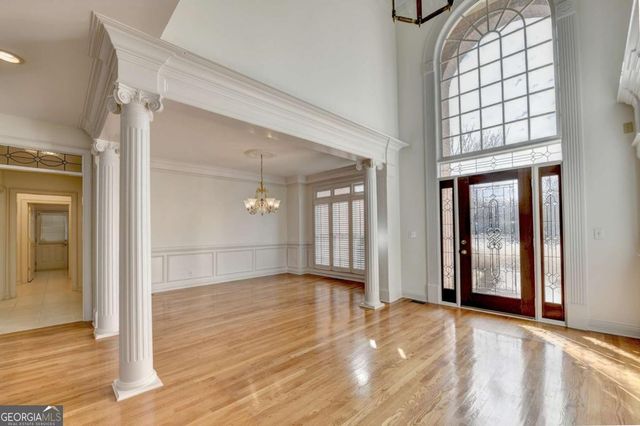 6905 Blackthorn Lane, Suwanee, GA 30024