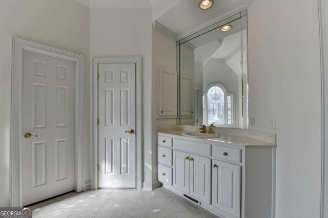 6905 Blackthorn Lane, Suwanee, GA 30024