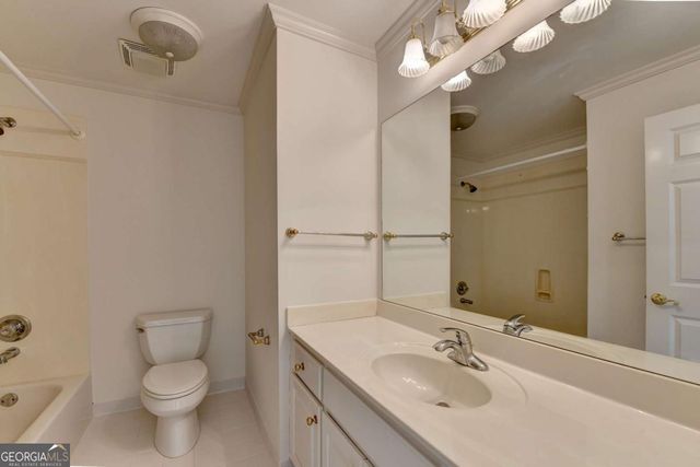 6905 Blackthorn Lane, Suwanee, GA 30024