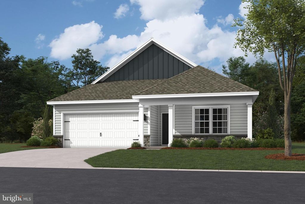 125 CHRISTINA DR, York, PA 17404