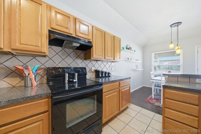 19405 E 48th Street S, Broken Arrow, OK 74014