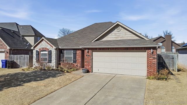 19405 E 48th Street S, Broken Arrow, OK 74014
