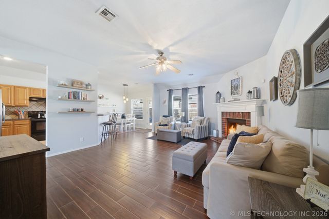 19405 E 48th Street S, Broken Arrow, OK 74014