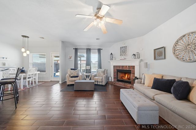 19405 E 48th Street S, Broken Arrow, OK 74014