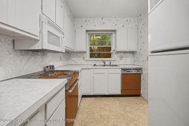 4531 Chippewa Drive, Okemos, MI 48864