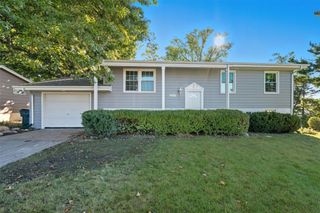 1733 Hillside Drive NW, Cedar Rapids, IA 52405