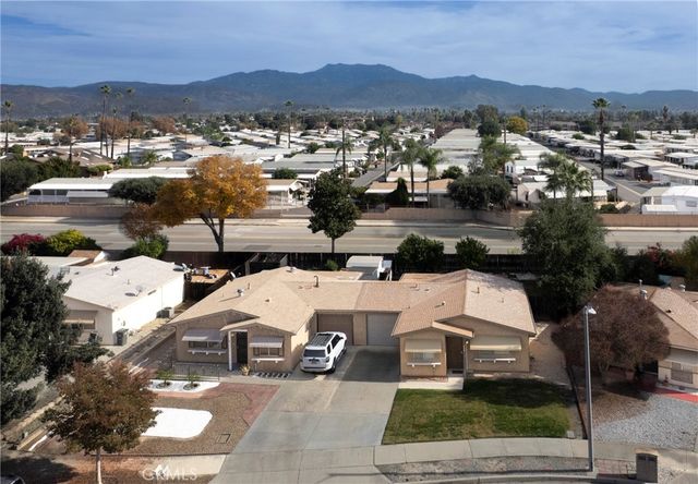 424 Tierra Baja Way, Hemet, CA 92545