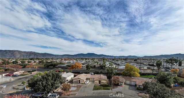 424 Tierra Baja Way, Hemet, CA 92545