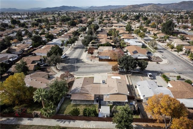 424 Tierra Baja Way, Hemet, CA 92545