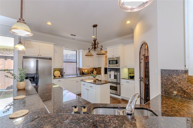 5096 Oakhurst Lane, Frisco, TX 75034