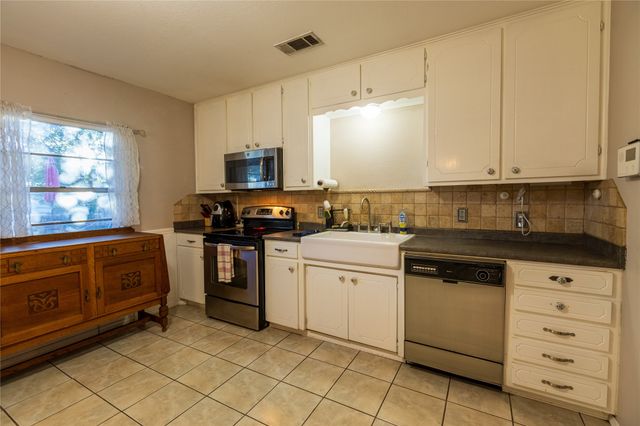 2401 W Bethesda Road, Burleson, TX 76028