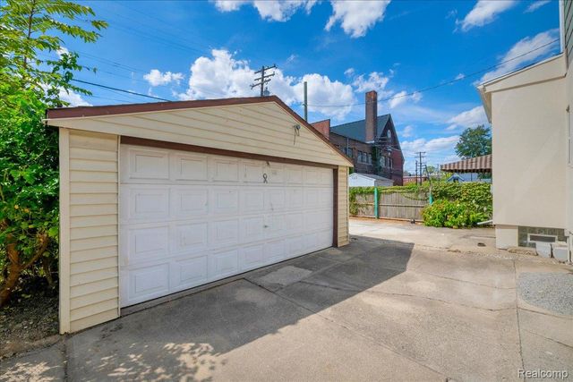 1265 25th Street, Detroit, MI 48216